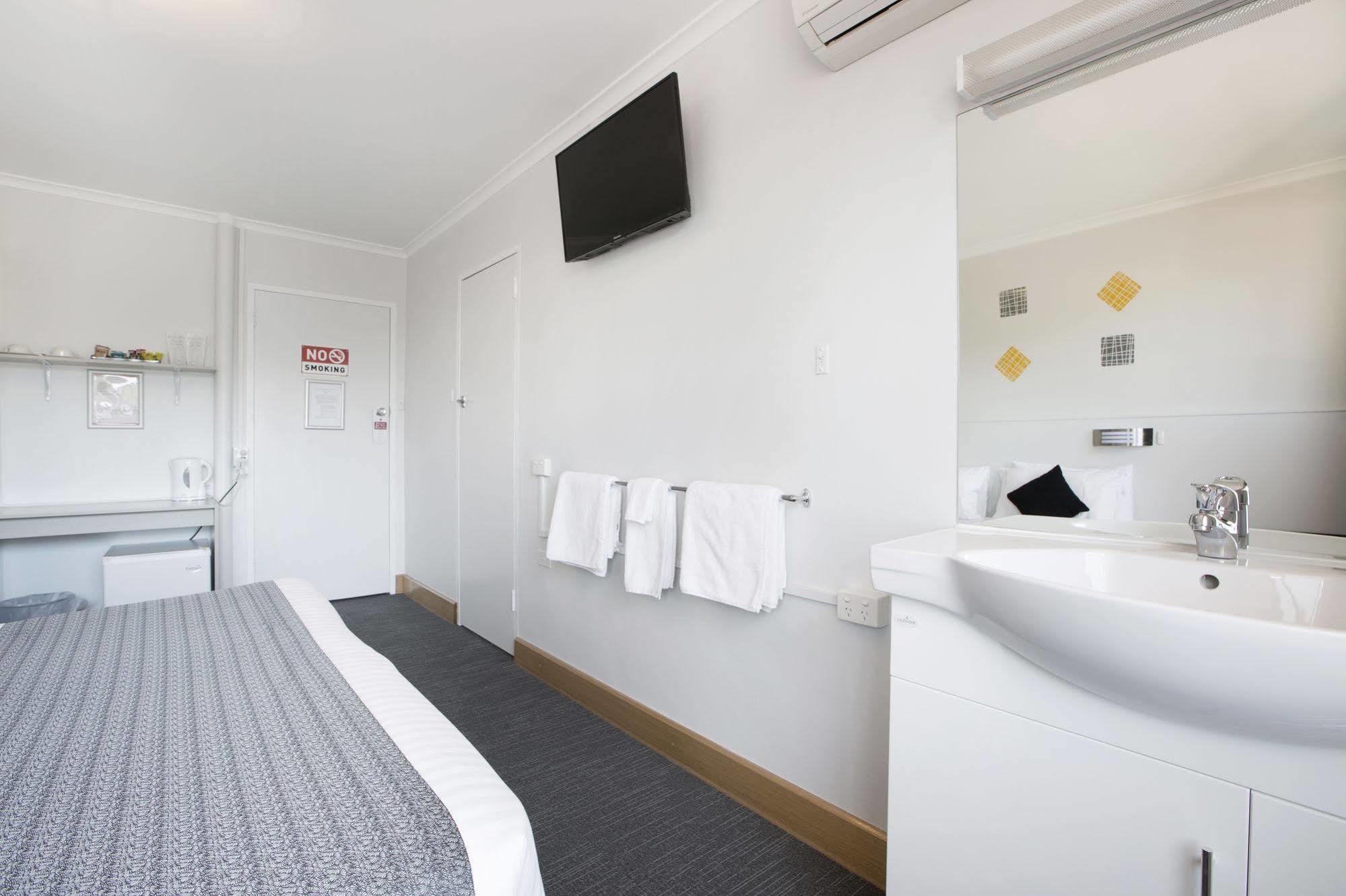 ไนท์แคป แอท คาร์ไลล์ โฮเต็ล Hotel Derwent Park ภายนอก รูปภาพ